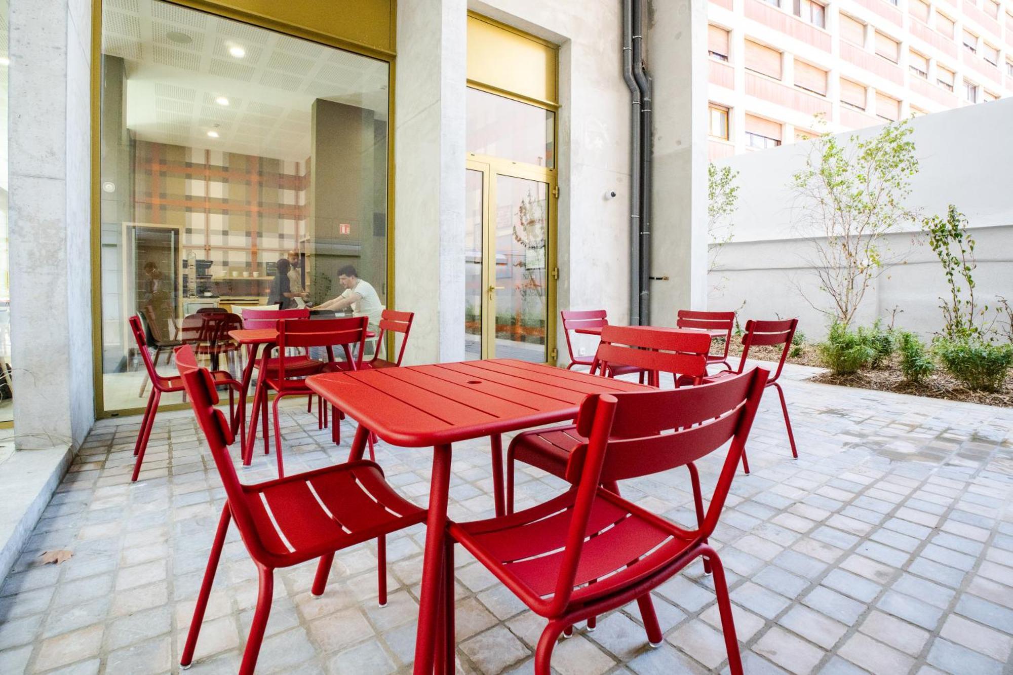 Easyhotel Marseille Euromed Exteriör bild