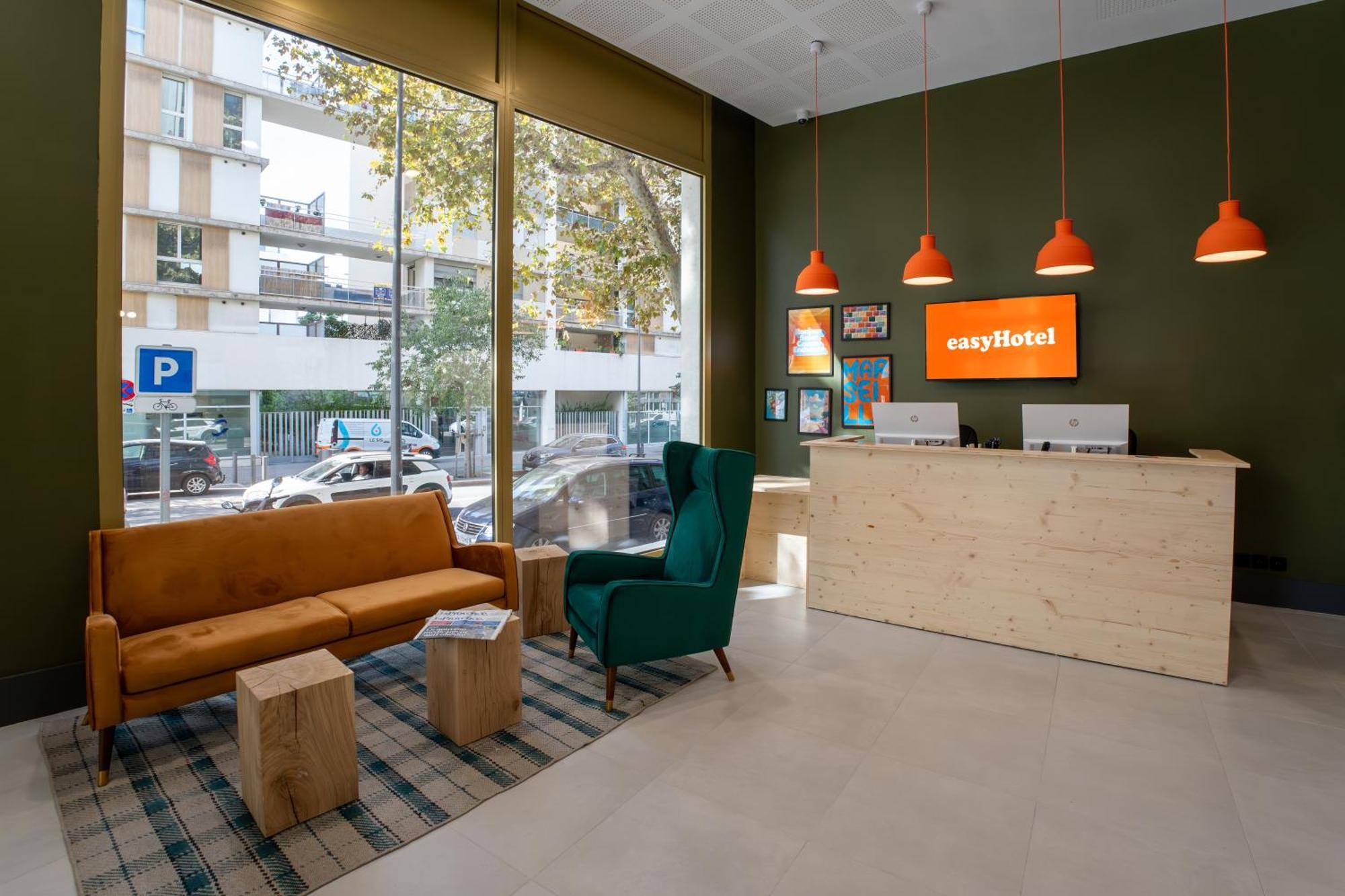 Easyhotel Marseille Euromed Exteriör bild