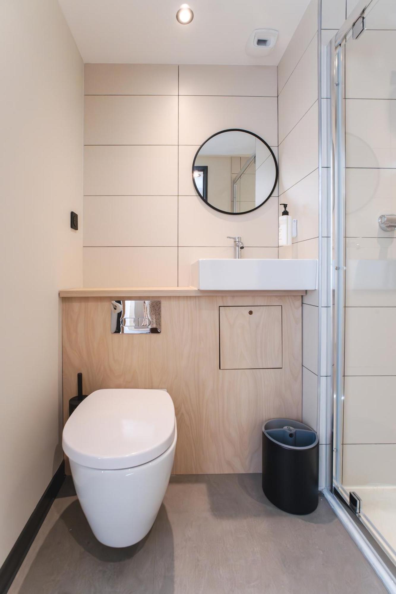 Easyhotel Marseille Euromed Exteriör bild