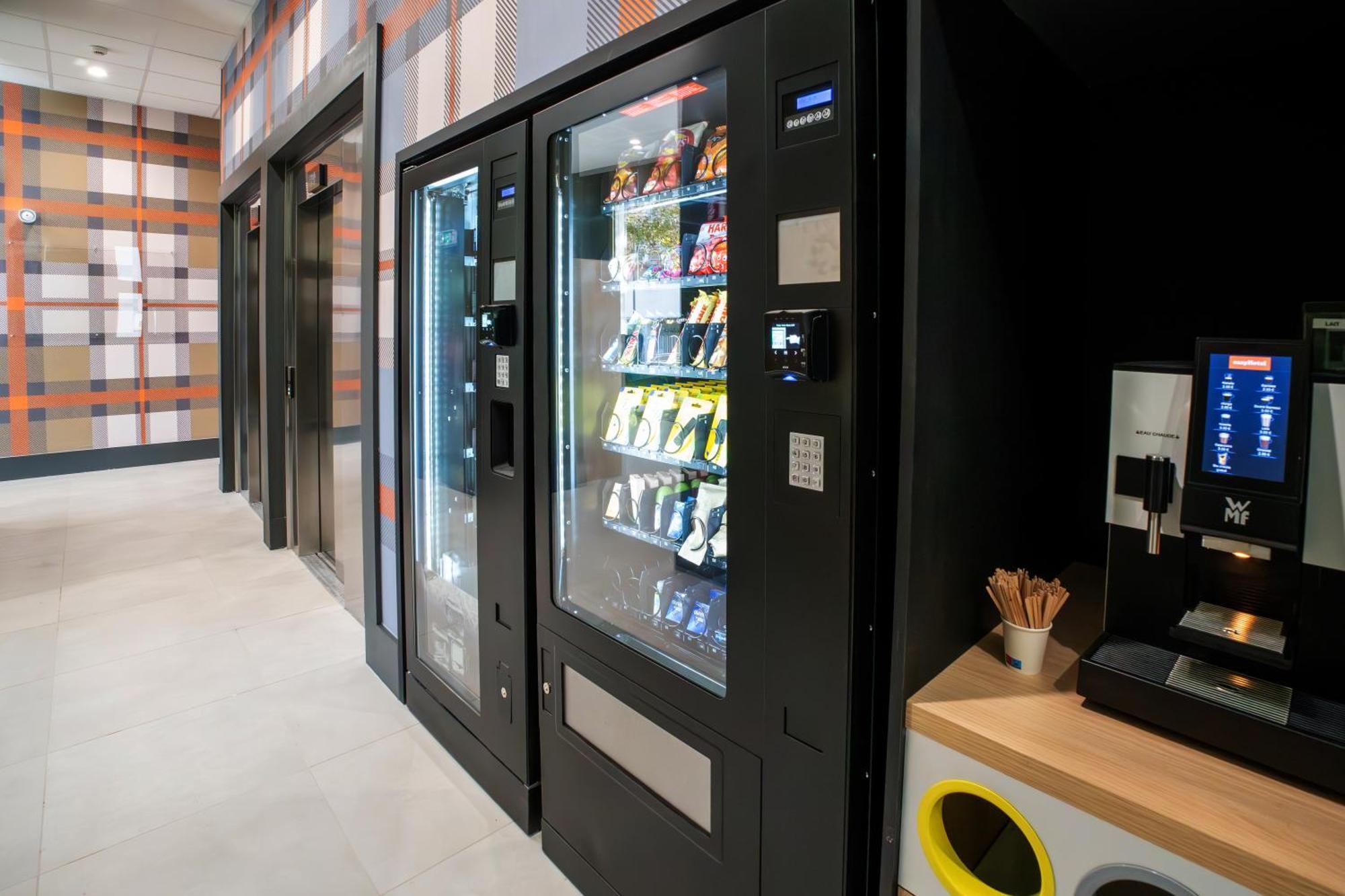 Easyhotel Marseille Euromed Exteriör bild