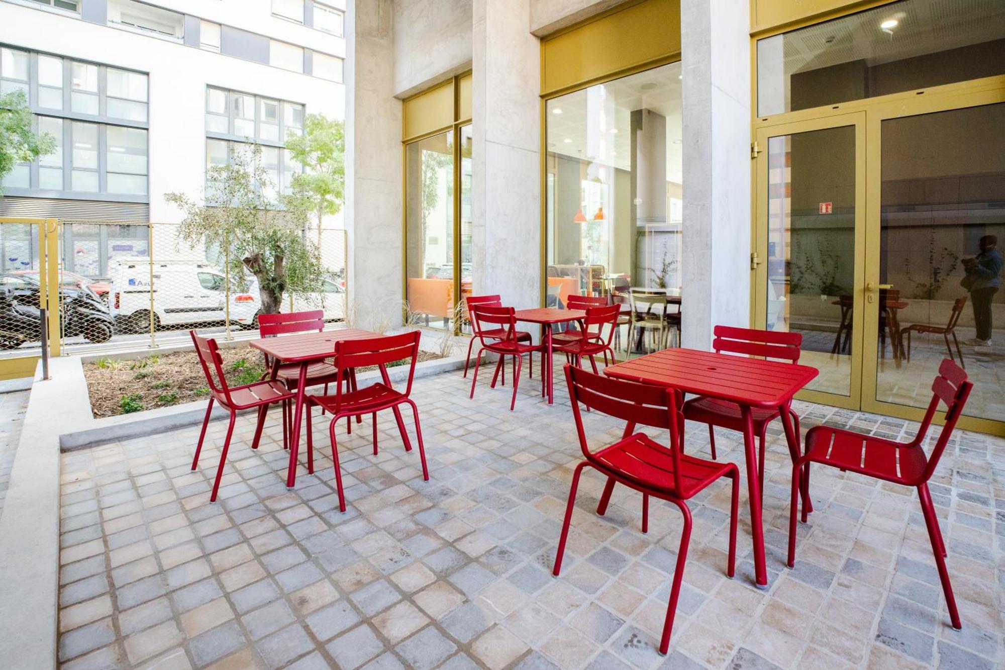 Easyhotel Marseille Euromed Exteriör bild