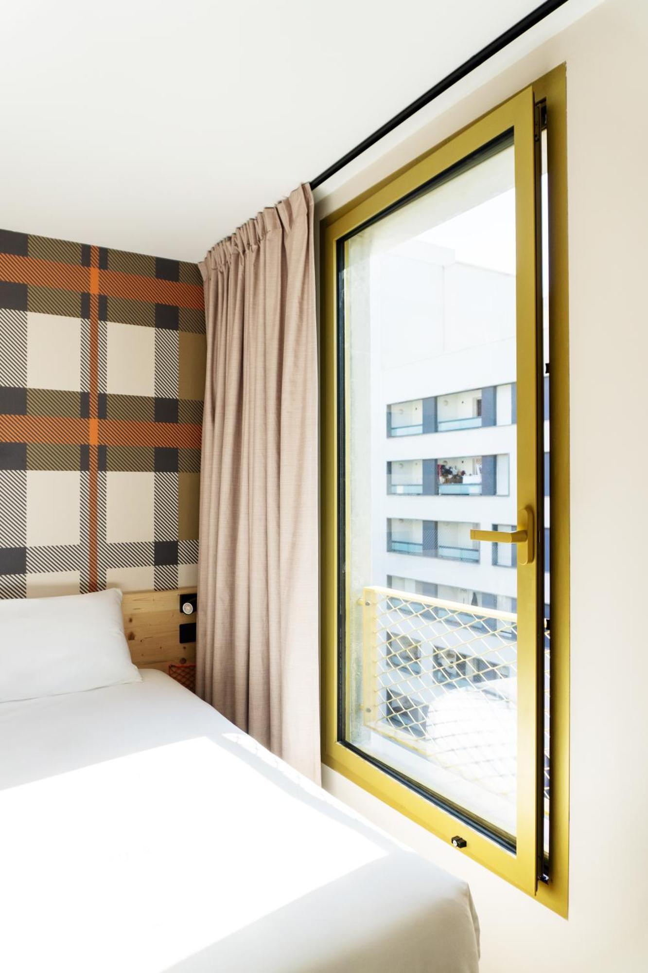 Easyhotel Marseille Euromed Exteriör bild