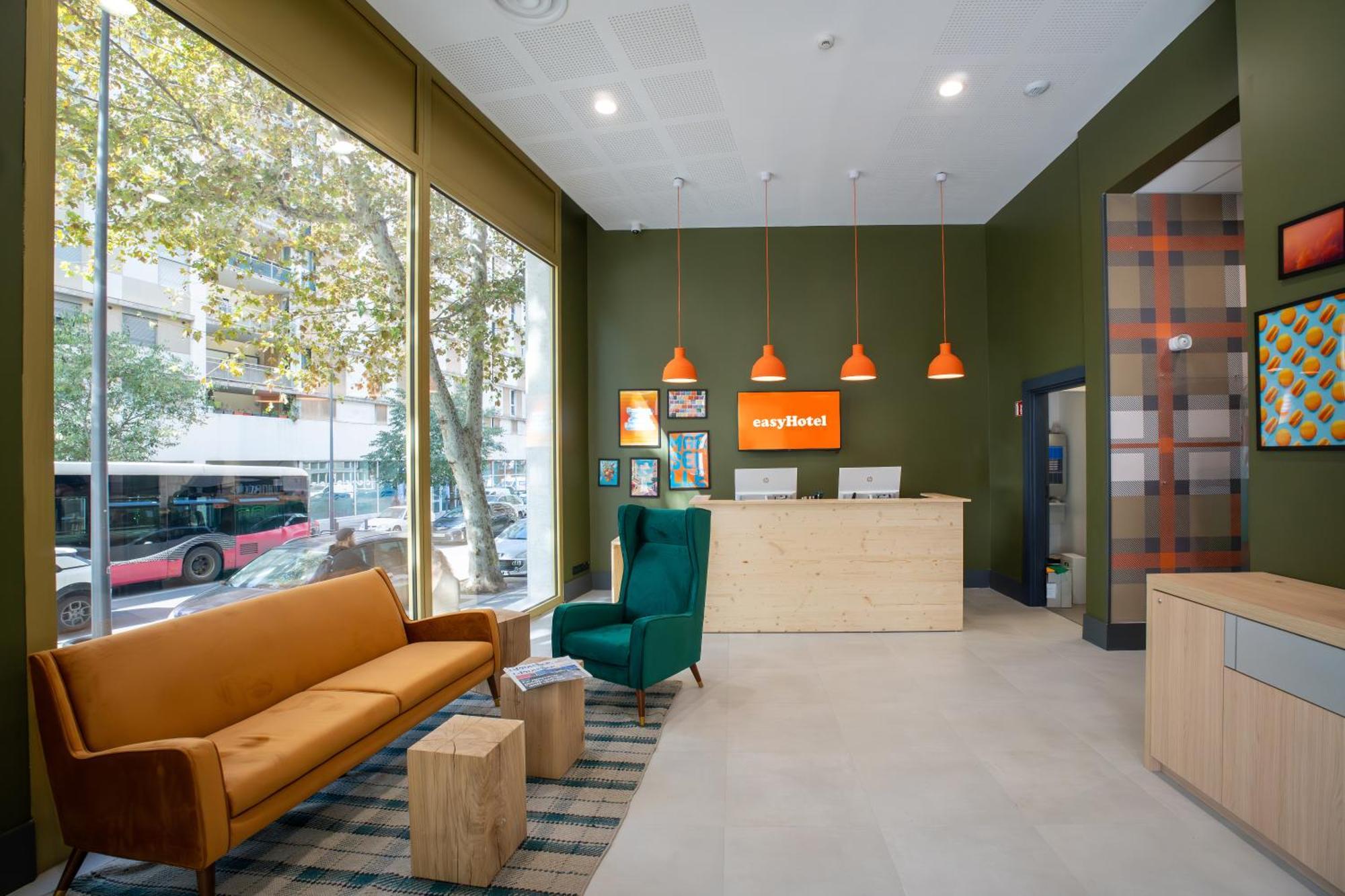 Easyhotel Marseille Euromed Exteriör bild