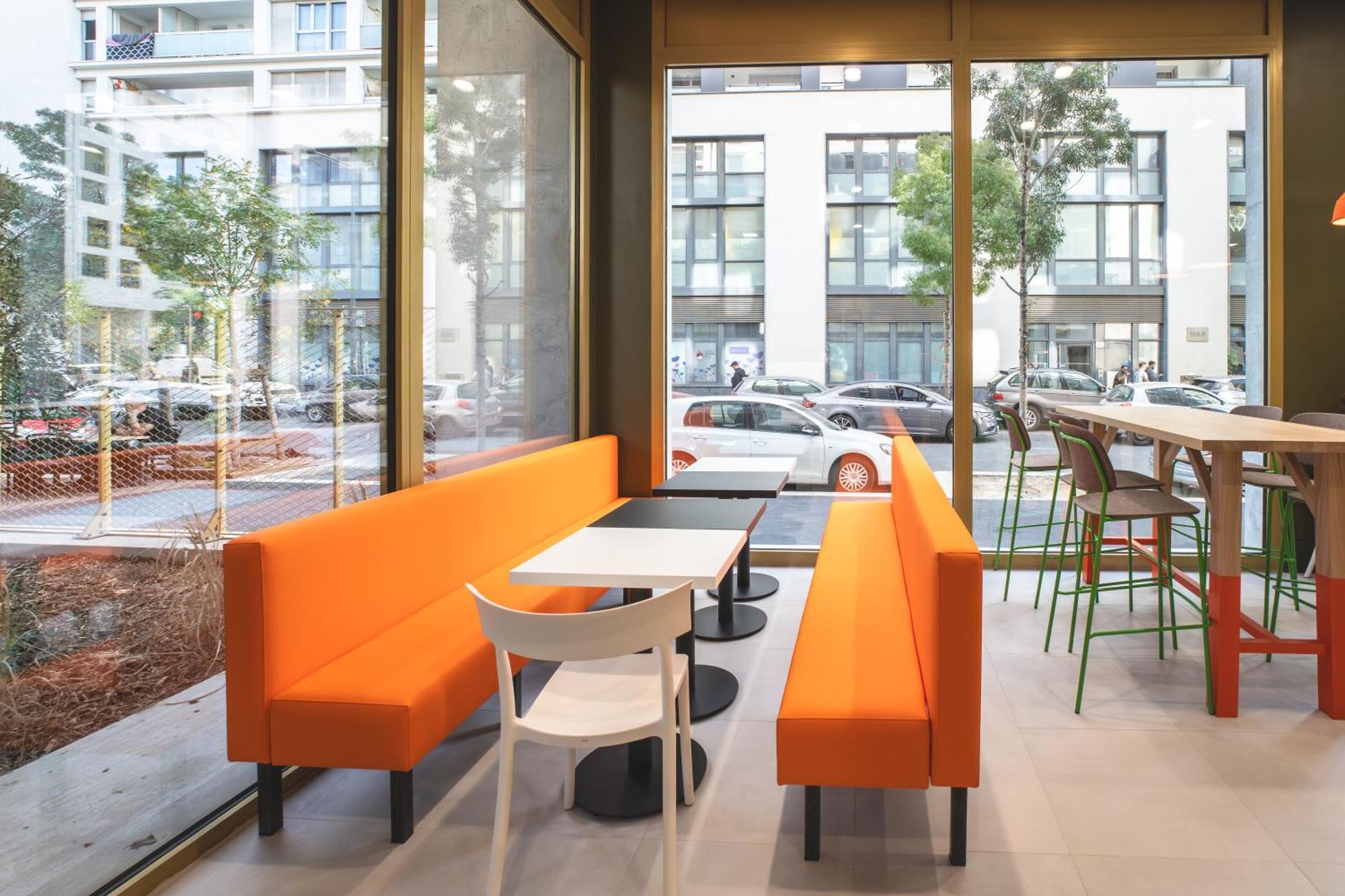 Easyhotel Marseille Euromed Exteriör bild