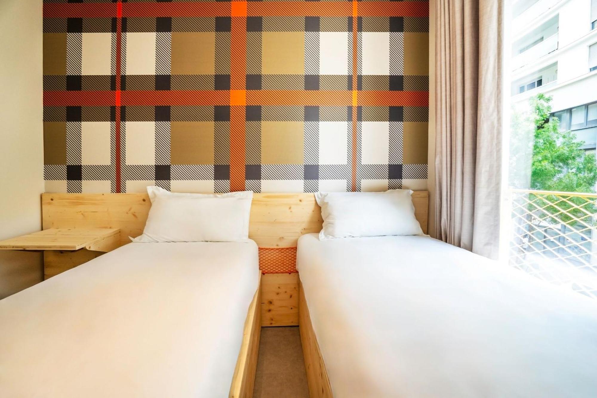 Easyhotel Marseille Euromed Exteriör bild